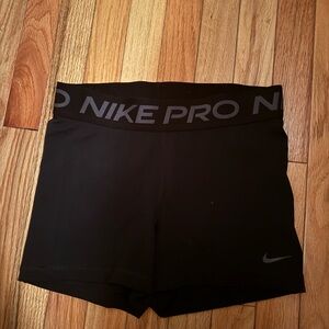 NIKE women’s pros - length 3” mid rise